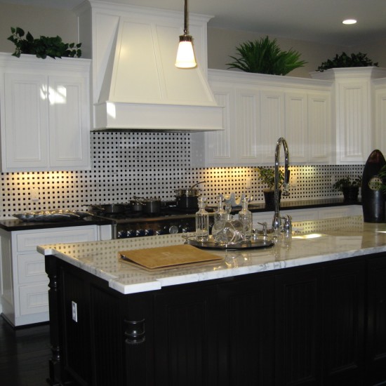 Black and White Kitchen Classic